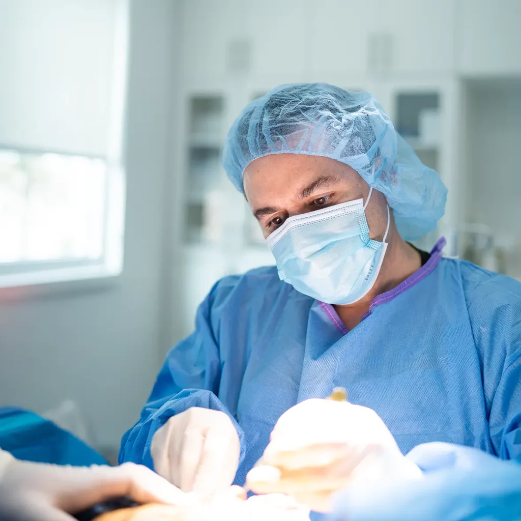 Learn about Zion Plastic Surgery Miami. Our mission: provide exceptional cosmetic surgery with compassionate care. State-of-the-art facility. Meet our team, Ubicado en: Kendall Village Center Dirección: 8501 SW 124th Ave. STE 102, Miami, FL 33183